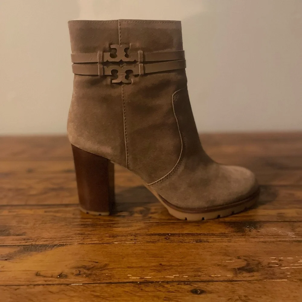 Tory burch Leigh 90mm Lug Sole Bootie - Picture 4 of 10